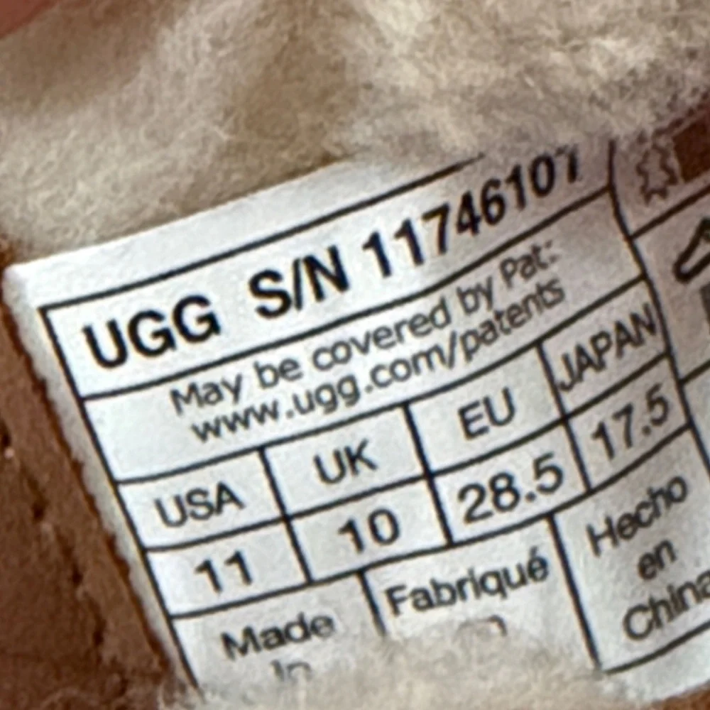 🆕- UGG- Kids' Classic Jona Luxury Boot. Chestnut. Size: 11 NWOB